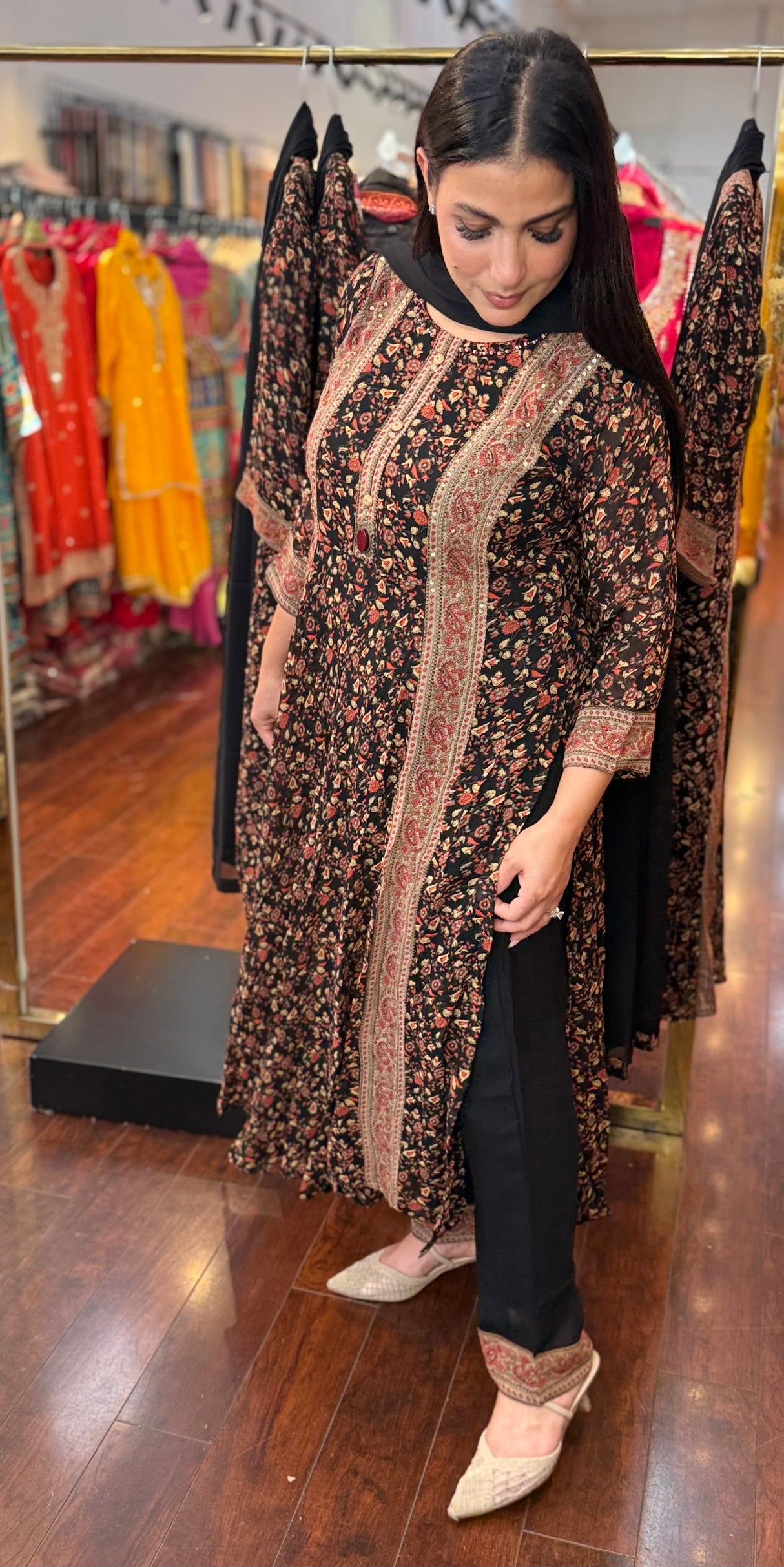 Naria Cut Suit