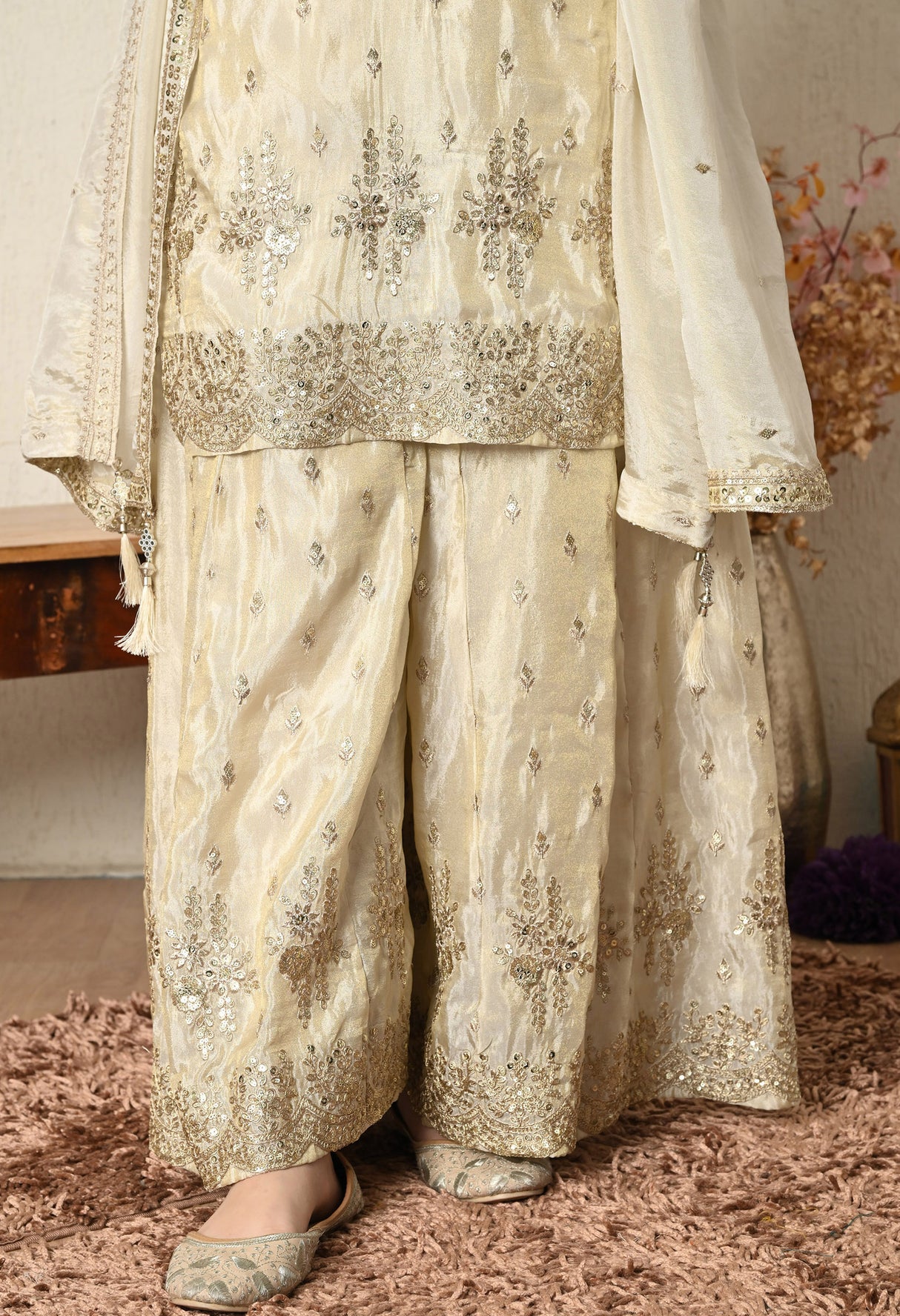 Roshni Suit