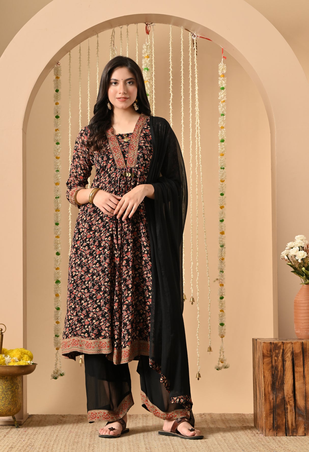 Zahra Phool Kurta Set