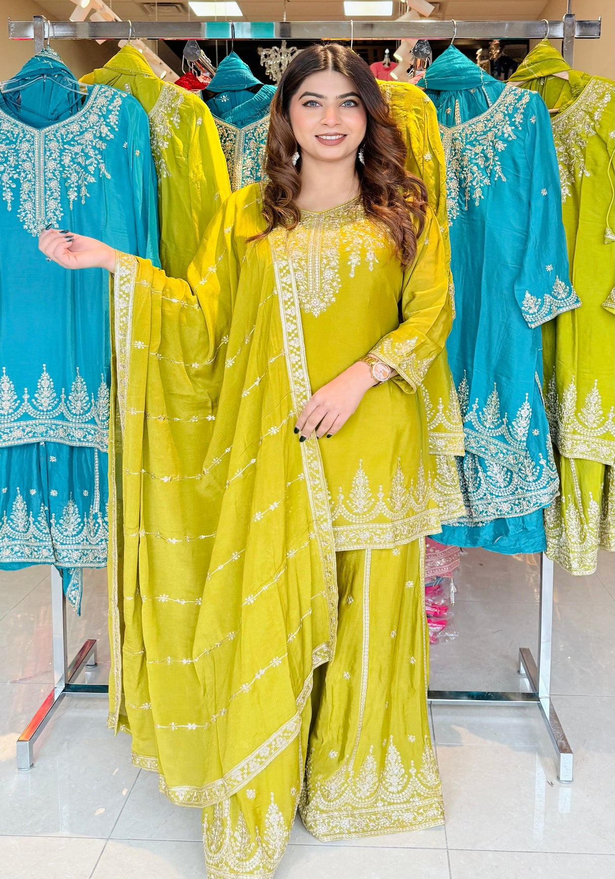 AVNEET SUIT