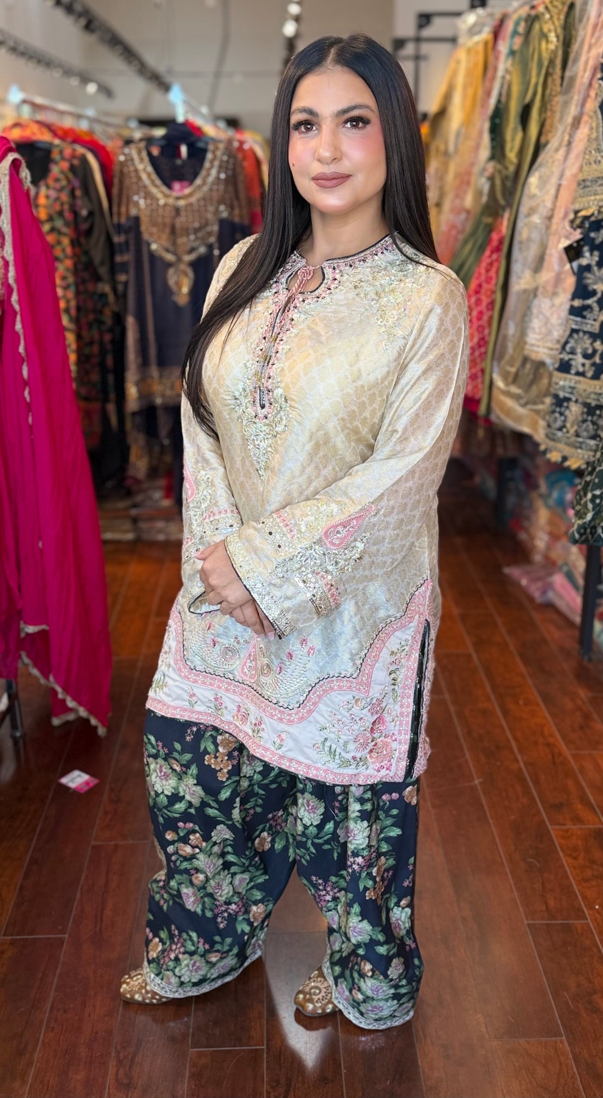Gulnaar Farshi Salwar