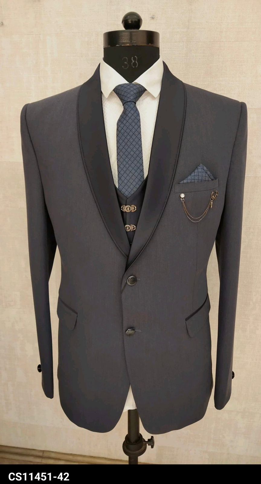 Men Regular Fit Five Piece Suit