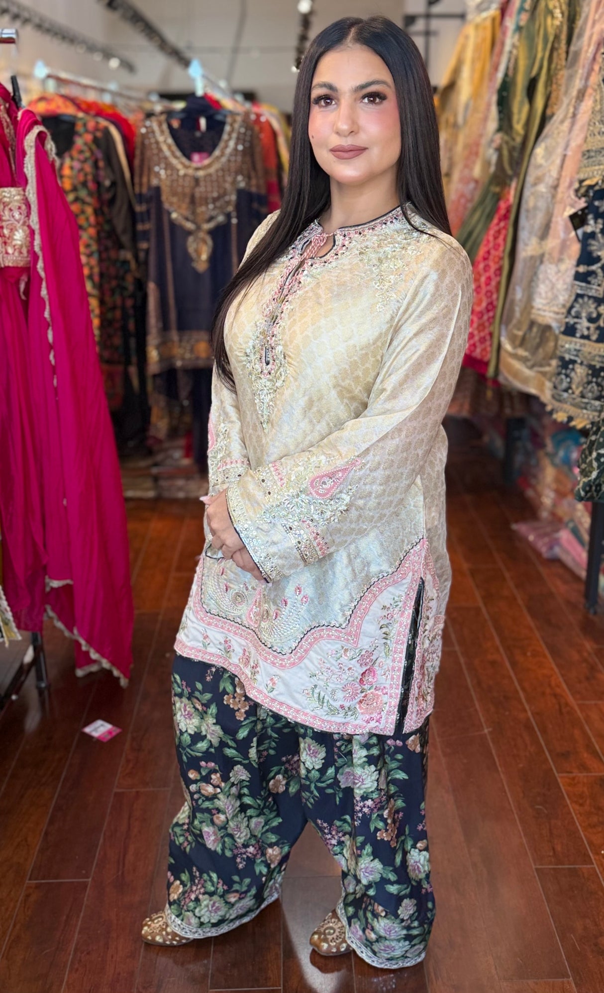 Gulnaar Farshi Salwar
