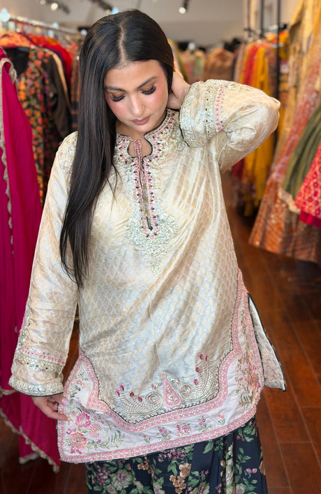 Gulnaar Farshi Salwar