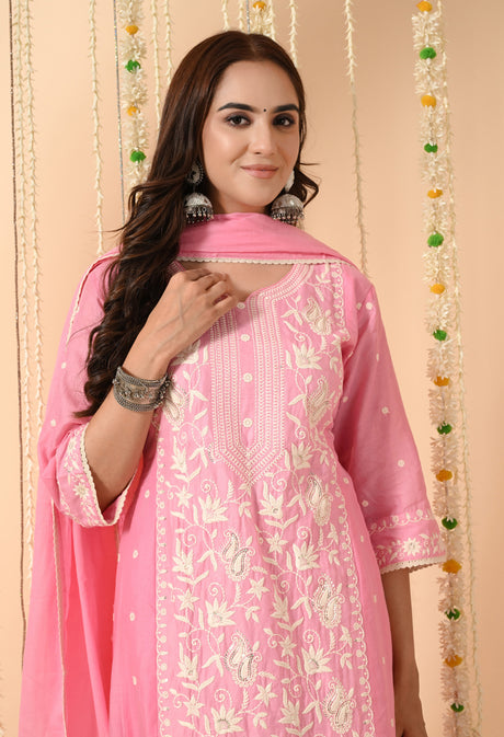 Gulaabi Noor – Baby Pink Embroidered Suit
