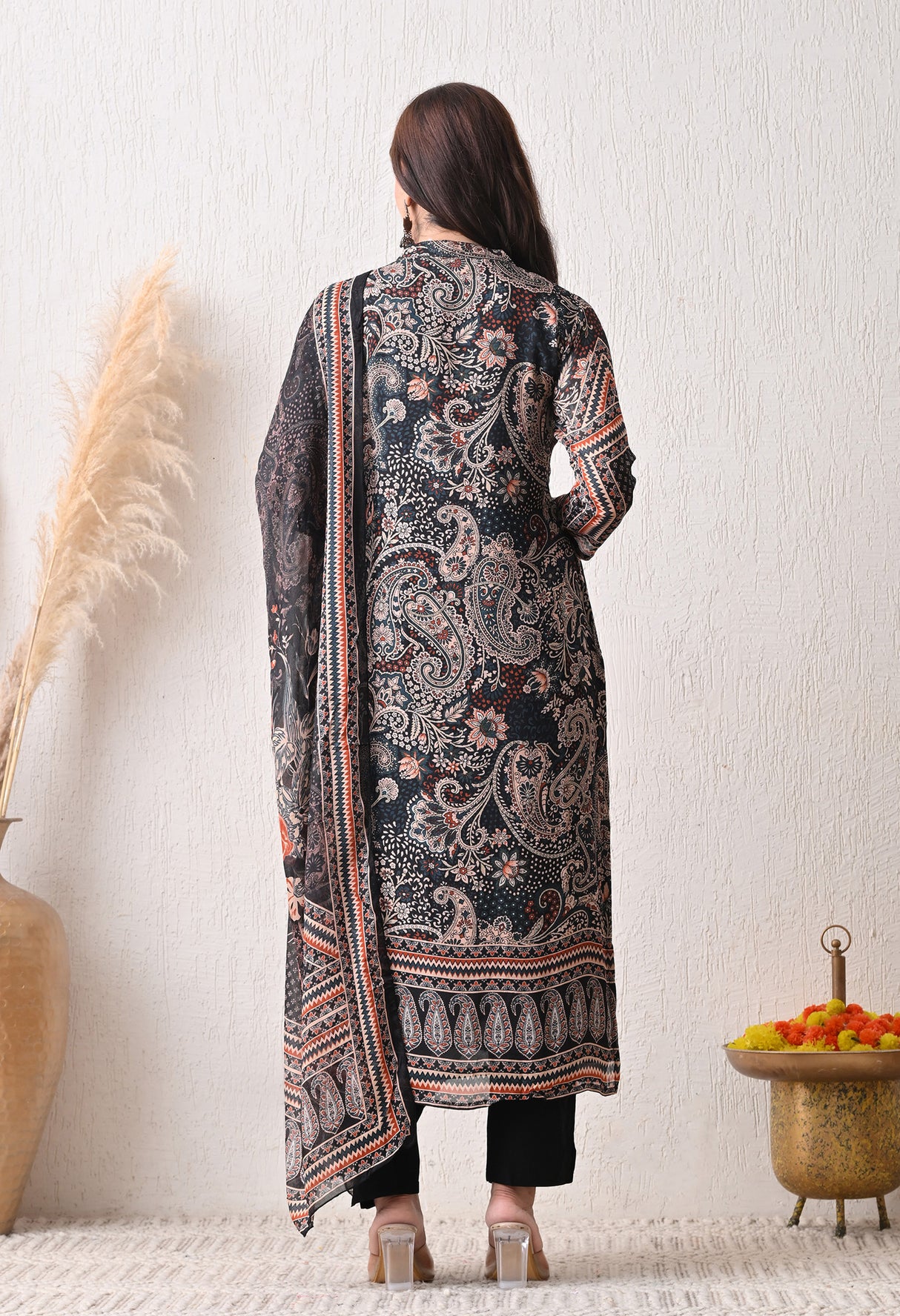 Roohi suit