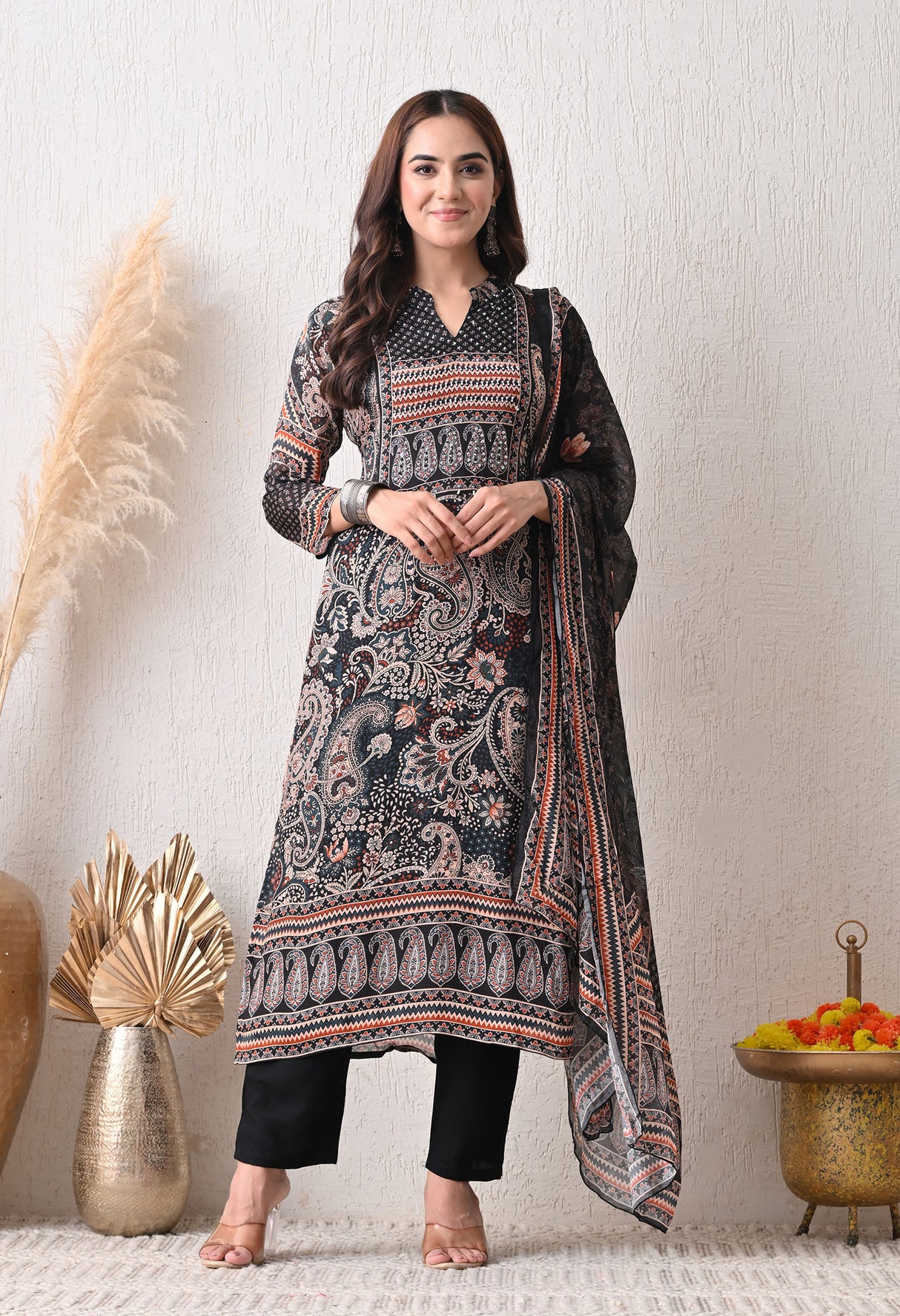 Roohi suit