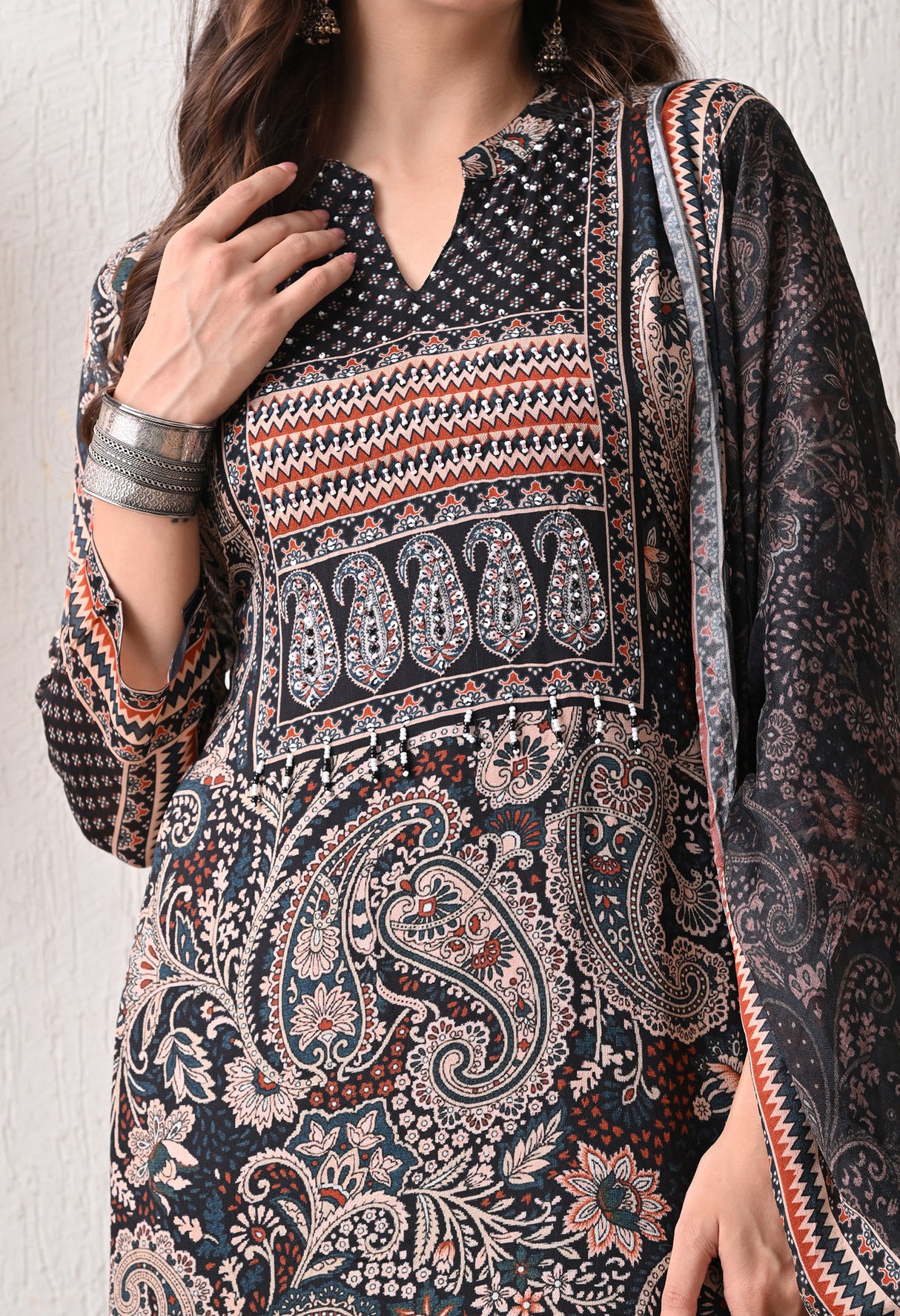 Roohi suit
