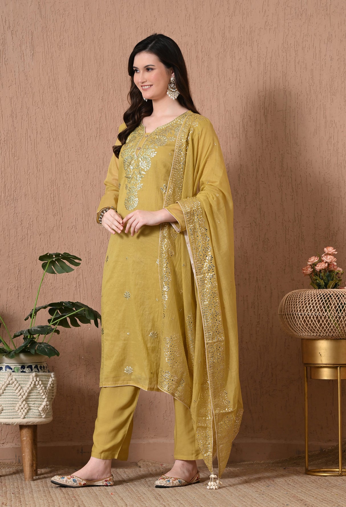 Raunaq-e-Rang Suit