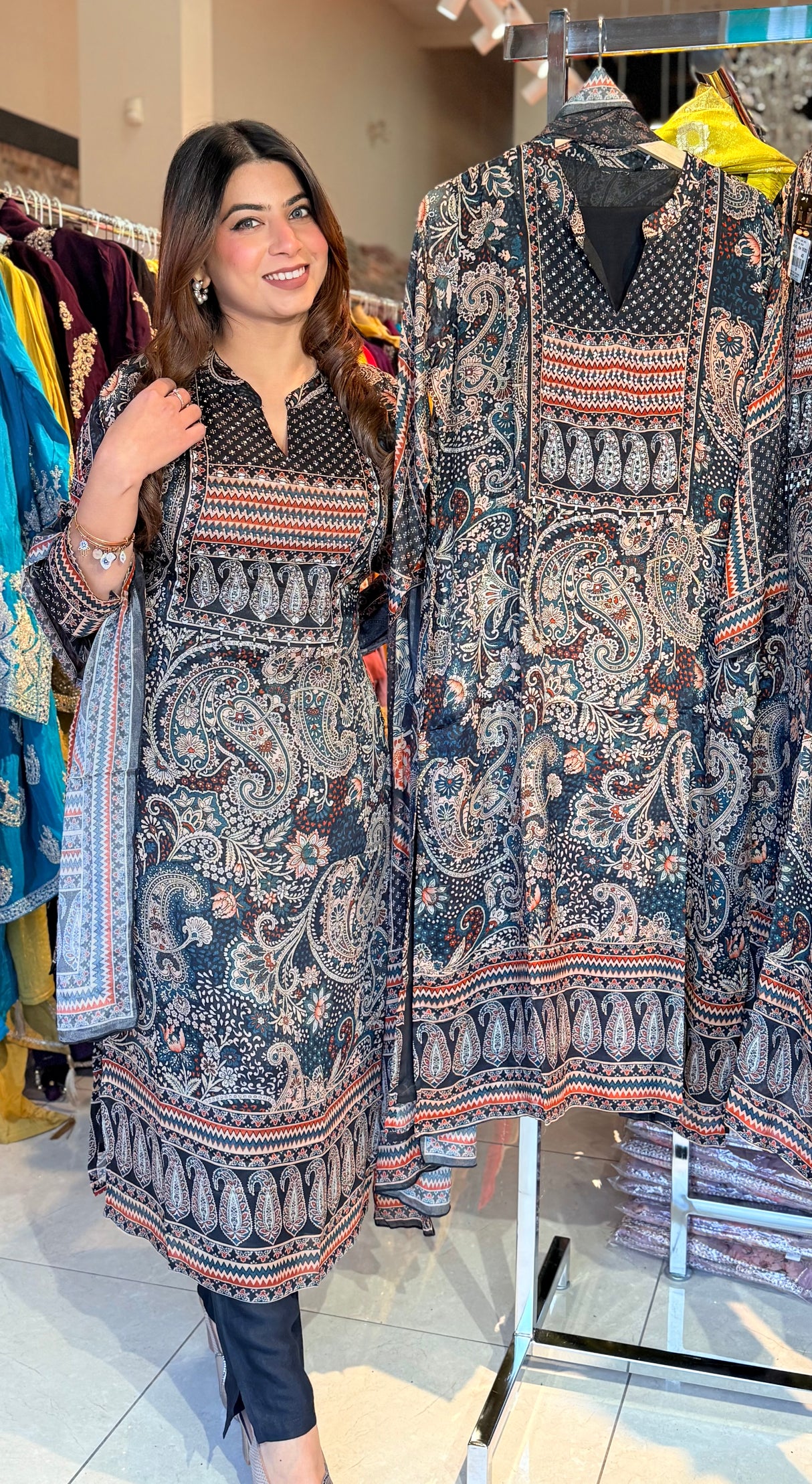 BLACK PRINTED SUIT